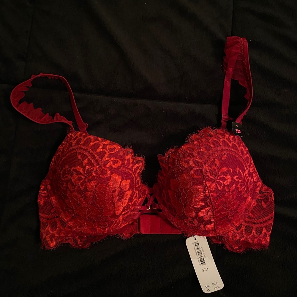 brand new beautiful red lace bra